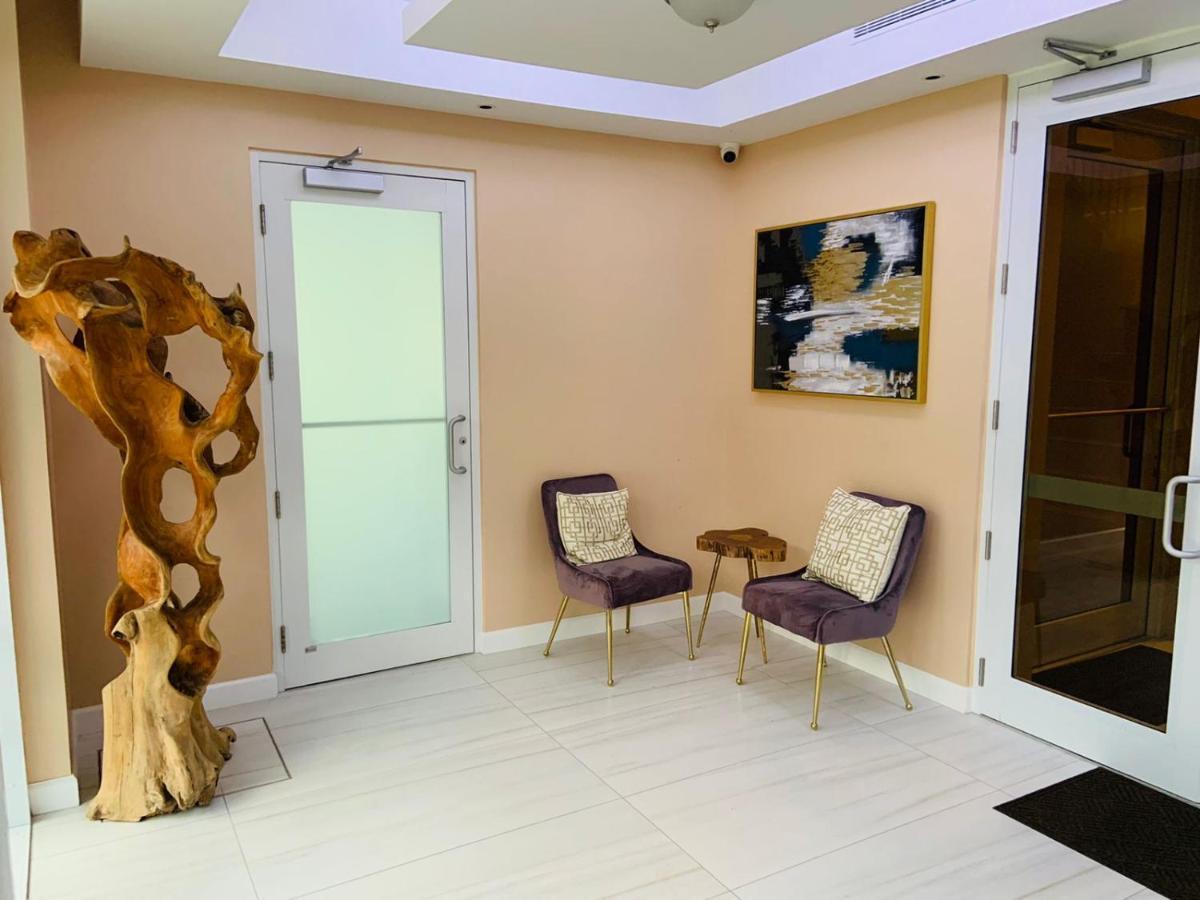 The New View Inn Роуд-Таун Экстерьер фото